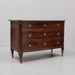 1220 2034 CHEST OF DRAWERS